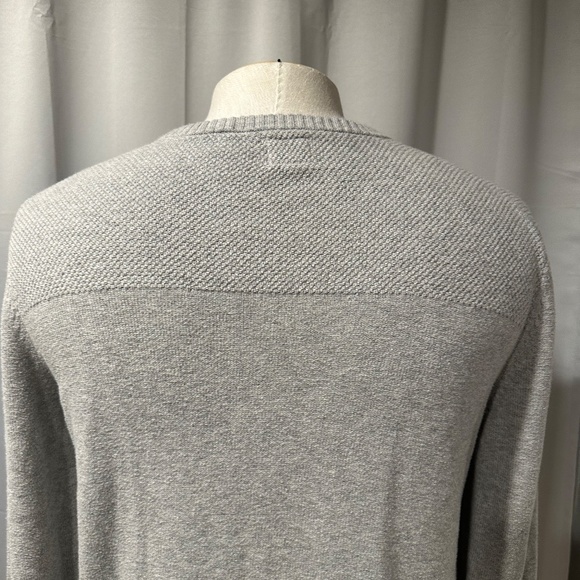 Levi's V-Neck Sweater - Picture 3 of 6
